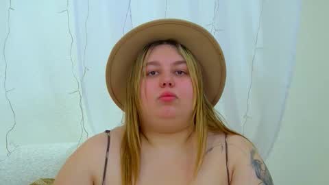 LillianHaig online show from 02-18-26, 06:48