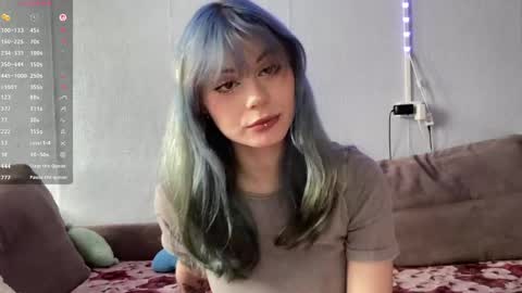 Snapshot of lillianhusk chatting on 04-21-26, 12:22 Amelia online show from 04-21-26, 12:22