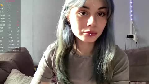 Snapshot of lillianhusk chatting on 04-25-26, 12:30 Amelia online show from 04-25-26, 12:30