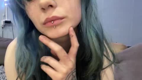 Snapshot of lillianhusk chatting on 04-29-26, 06:03 Amelia online show from 04-29-26, 06:03