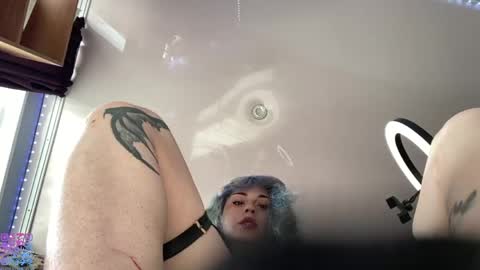 Snapshot of lillianhusk chatting on 05-03-26, 10:21 Amelia online show from 05-03-26, 10:21