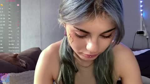 Snapshot of lillianhusk chatting on 05-28-26, 01:19 Amelia online show from 05-28-26, 01:19