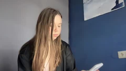 Lily online show from 10-10-25, 10:25