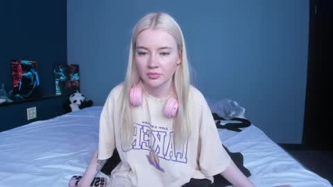 lillie_berry online show from 05-22-26, 04:41