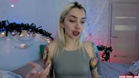 LilliMoore online show from 12-14-25, 01:55