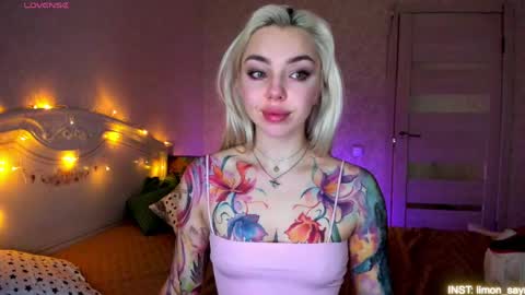 LilliMoore online show from 04-17-26, 12:02