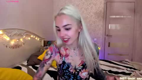 Snapshot of lillimooore chatting on 06-29-26, 04:08 LilliMoore online show from 06-29-26, 04:08