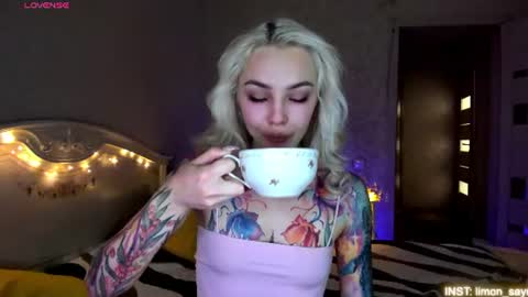 Snapshot of lillimooore chatting on 07-01-26, 11:04 LilliMoore online show from 07-01-26, 11:04