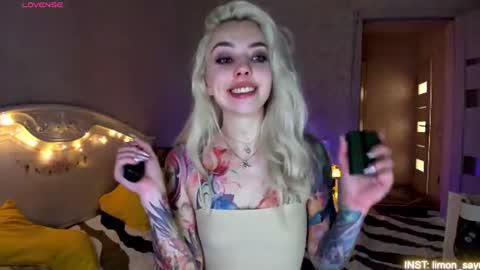 Snapshot of lillimooore chatting on 07-02-26, 11:22 LilliMoore online show from 07-02-26, 11:22