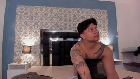 Snapshot of lillith_and_mike chatting on 03-09-25, 05:44 Lillith and Mike online show from 03-09-25, 05:44