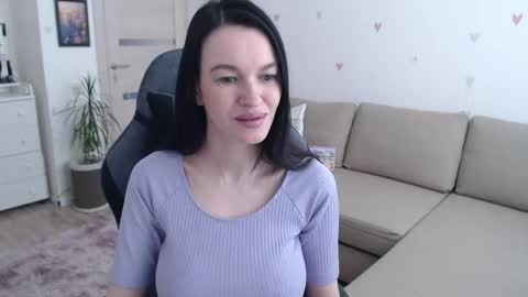 Snapshot of lilliyves chatting on 04-27-26, 09:51 lilliyves online show from 04-27-26, 09:51