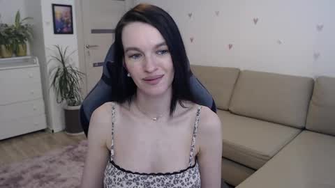 Snapshot of lilliyves chatting on 05-15-26, 04:14 lilliyves online show from 05-15-26, 04:14