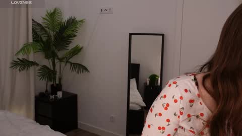 Snapshot of lilly_colins chatting on 01-05-25, 01:58 Lilly Colins online show from 01-05-25, 01:58
