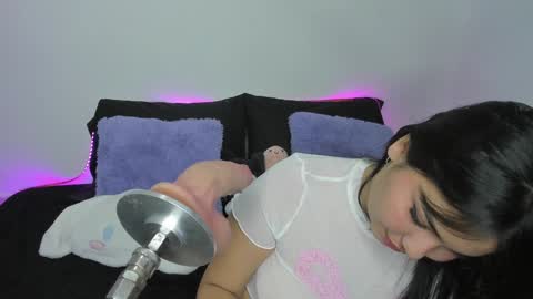 Lilly  online show from 02-04-25, 03:44