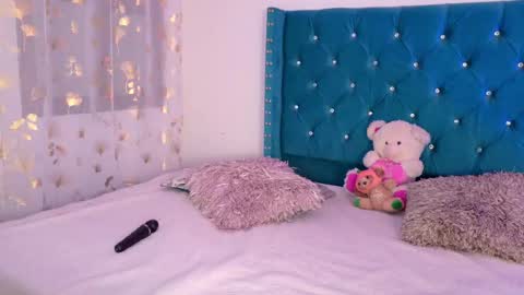 Snapshot of lilly_peach22 chatting on 05-07-26, 04:07 Lilly Peach online show from 05-07-26, 04:07