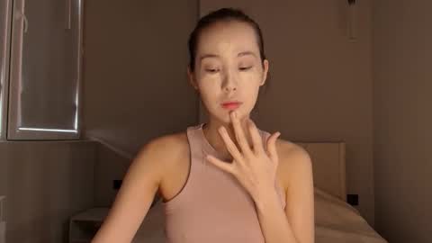 Snapshot of lilly_sweeet chatting on 02-24-26, 05:05 lilly online show from 02-24-26, 05:05