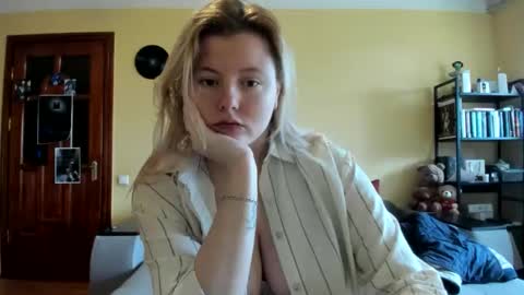 Lilly Depp online show from 04-11-26, 09:35