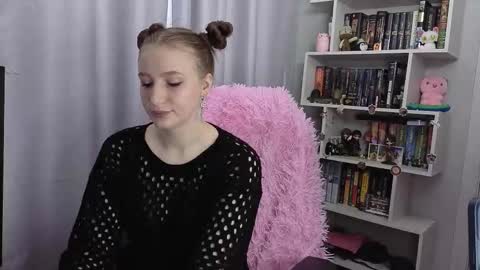 LillyFan X online show from 10-13-25, 04:56