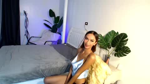 Snapshot of lillyholland_xx chatting on 02-12-25, 04:01 lillyholland online show from 02-12-25, 04:01