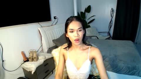 Snapshot of lillyholland_xx chatting on 02-20-25, 12:47 lillyholland online show from 02-20-25, 12:47