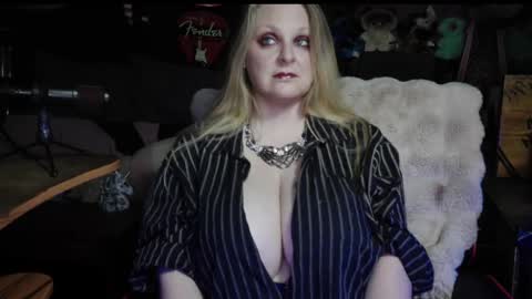 Lillyth Eden online show from 05-22-26, 05:36