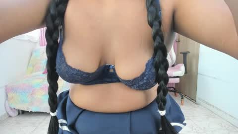 Snapshot of lillyy16 chatting on 04-25-26, 01:41 lillyy16 online show from 04-25-26, 01:41