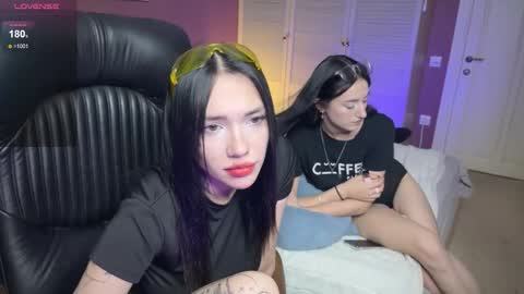 Snapshot of lilo_meow chatting on 11-27-25, 03:03 Kris Lilo online show from 11-27-25, 03:03