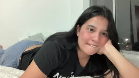 Snapshot of lilprincessxoxo_ chatting on 07-09-26, 04:27 lilprincessxoxo_ online show from 07-09-26, 04:27