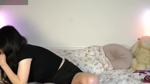 Snapshot of lilsibby chatting on 06-01-26, 12:45 sibby online show from 06-01-26, 12:45