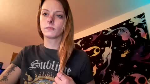 Snapshot of lilsirenluna chatting on 07-15-26, 03:23 Luna online show from 07-15-26, 03:23