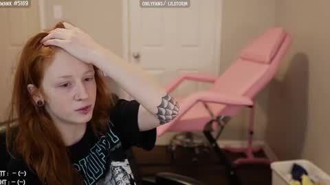 Snapshot of lilst0rm chatting on 02-26-25, 01:52 lil or red online show from 02-26-25, 01:52