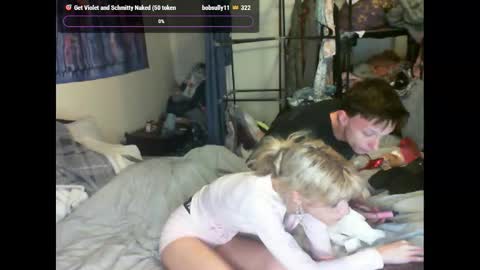 Snapshot of lilvioletxxx chatting on 11-20-25, 02:34 Little Violet online show from 11-20-25, 02:34