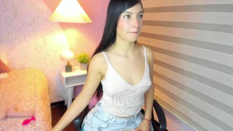 Snapshot of lily__10 chatting on 05-08-26, 08:25 Lily online show from 05-08-26, 08:25