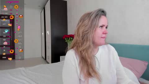 Snapshot of lily_bel chatting on 05-07-26, 01:11 Lily online show from 05-07-26, 01:11