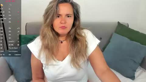 Snapshot of lily_bel chatting on 06-30-26, 12:55 Lily online show from 06-30-26, 12:55
