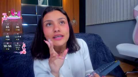 Snapshot of lily_fox1 chatting on 02-25-25, 07:09 Lily online show from 02-25-25, 07:09