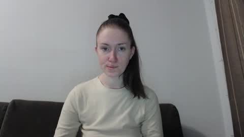 lily_love_x online show from 05-28-26, 06:00