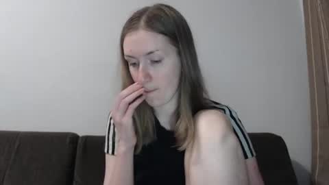 Snapshot of lily_love_x chatting on 07-10-26, 11:40 lily_love_x online show from 07-10-26, 11:40
