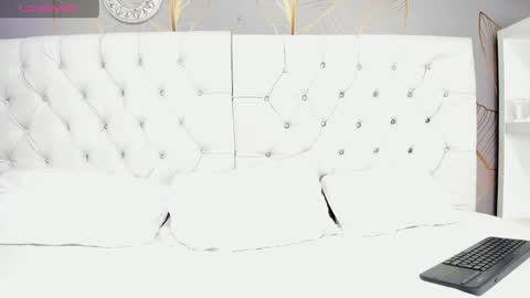 Snapshot of lily_lv chatting on 01-09-25, 01:02 Lily online show from 01-09-25, 01:02