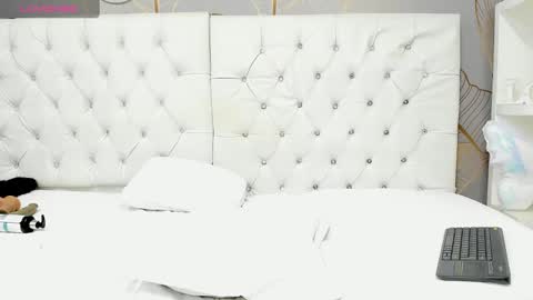 Snapshot of lily_lv chatting on 02-09-25, 07:41 Lily online show from 02-09-25, 07:41