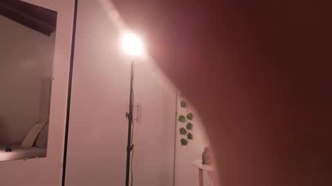 Lily Miiller online show from 05-30-26, 09:45