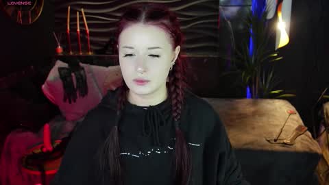 Lily online show from 10-22-25, 07:41