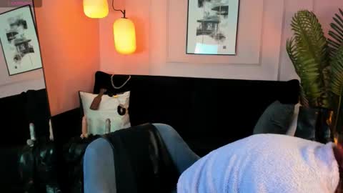 Lily online show from 11-15-25, 07:38