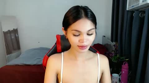Snapshot of lily_summer23 chatting on 05-12-26, 06:21 Youre pleasure Lily online show from 05-12-26, 06:21