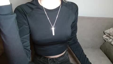 small lily online show from 03-30-26, 04:52