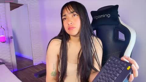 lily_waist online show from 10-06-25, 11:18