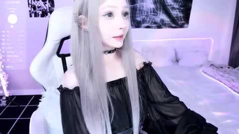 Lily online show from 10-04-25, 05:05