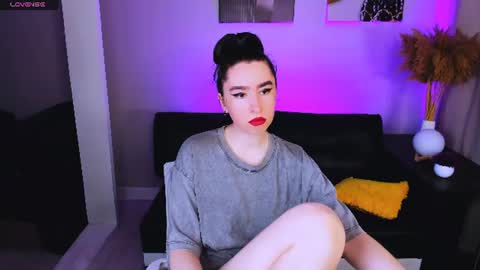 Snapshot of lily_xbaby chatting on 07-05-26, 07:04 LILY online show from 07-05-26, 07:04