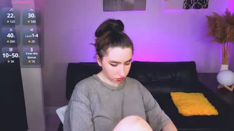 Snapshot of lily_xbaby chatting on 07-12-26, 07:27 LILY online show from 07-12-26, 07:27