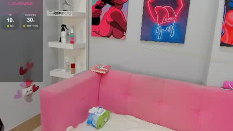 Snapshot of lilybrilly chatting on 06-21-26, 03:31 Lily online show from 06-21-26, 03:31
